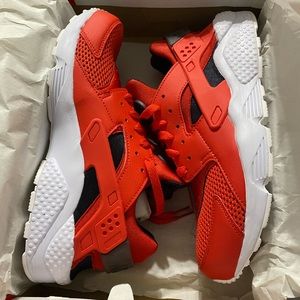 Nike Air Huarache Habanero Red Size 10 men’s
